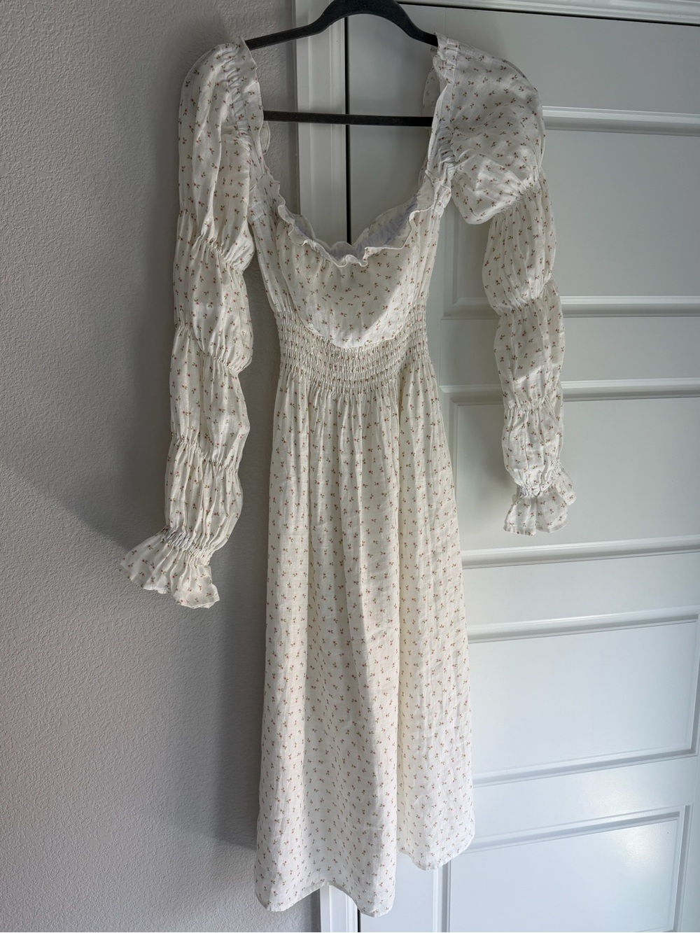 Sleeper Dress in Cream in garden floral print - Picture 3 of 8